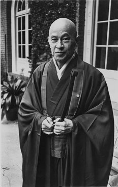 Suzuki-Roshi-standing-image1